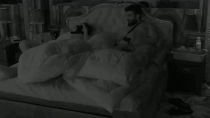 Big Boss Armaan Malik Wild Sex Tape With GF In Bathroom