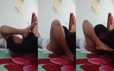 Ladka Ne Bengali GF Ki Chut Chat Ke Geela Kar Ke Chut Faad Di