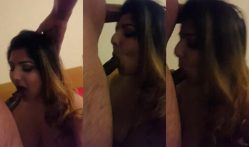 Horny Lady Big Boss Aunty Giving Sloppy Blowjob To Her Manager