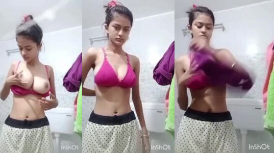 Cute Desi College Girl Flaunting Her Big Juicy Boobs On Cam