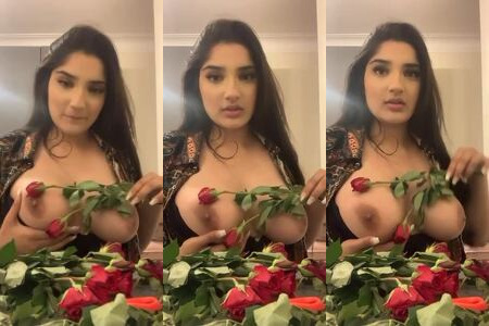 Delhi Girl Jannat Shows Off Her Amazing Round Boobs And Hot Nude Body