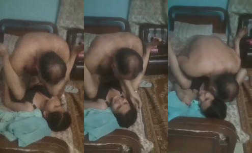 Desi Bahu Fucks Her Old Sasur For Money In Missionary Position