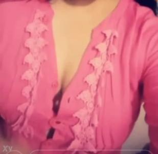 Desi Girl With Huge Boobies Exposes Her Big Juicy Tits On Cam