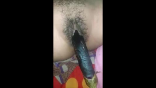Vegetable Fucking Desi Girlfriend Brinjal In Her Tight Chut For Boyfriend