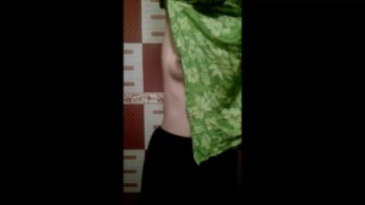 Desi Girl Riya Exposes Her Tight Boobs And Sexy Nipples