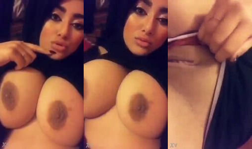 Indian Muslim Girl Shows Off Her Big Boobs and Shaved Pussy