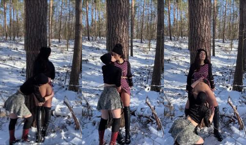 Lesbian Tourists Pussy Licking in Shimla Snow