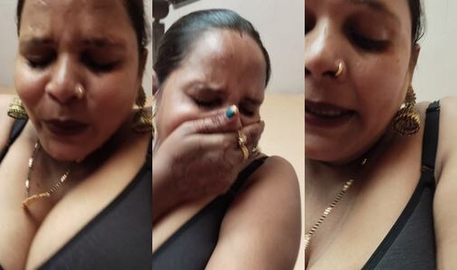 Cheating Mallu Bhabhi in Black Bra Fucks Lover Hard On The Dock
