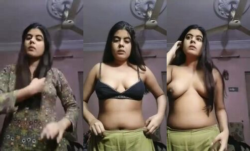 College Girl Mannat Shows Her Big Juicy Boobs on Webcam