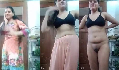 Desi Girl Maya Ki Nangi Selfie Video Shows Off Her Tight Boobs And Wet Pussy