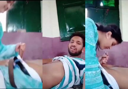 Cute Girlfriend Sneha Gives Sloppy Blowjob To Her Boyfriend