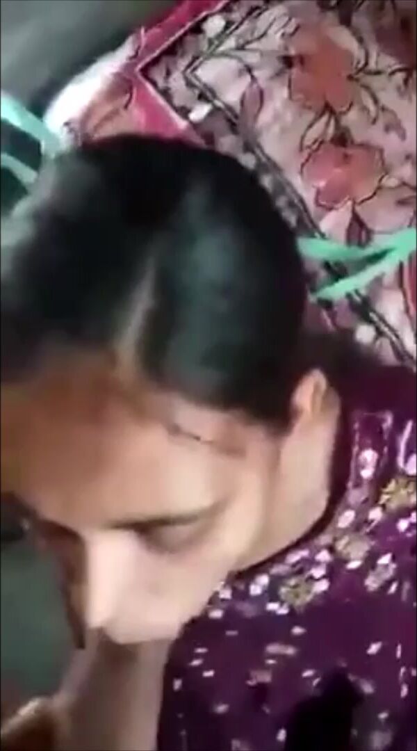 Village Girl Sucking Huge Lund Like a Pro In Fields